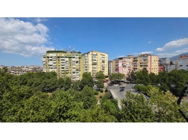 Tirane, jepet me qera apartament 1+1 Kati 7, 70 m² 600 € (materniteti i ri)