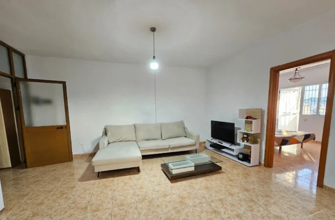 Tirane, jepet me qera apartament 2+1+Ballkon Kati 9, 105 m² 550 € (Laprake)