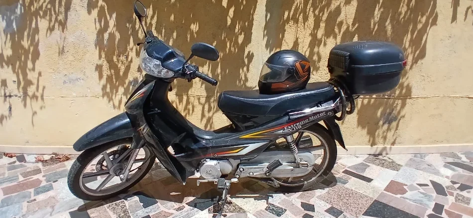 Tirane, shes motor Yinxiang , e zeze