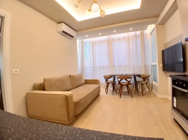 Tirane, jepet me qera apartament 1+1+Ballkon Kati 2, 50 m² 500 € (Materniteti I Ri)