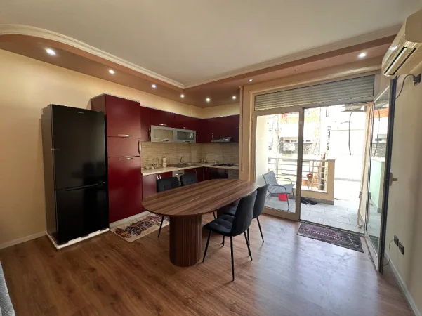 Durres, jepet me qera apartament 1+1+Ballkon Kati 3, 80 m² 680 € (Rruga tefta tashko Koco prane kom.nr1)