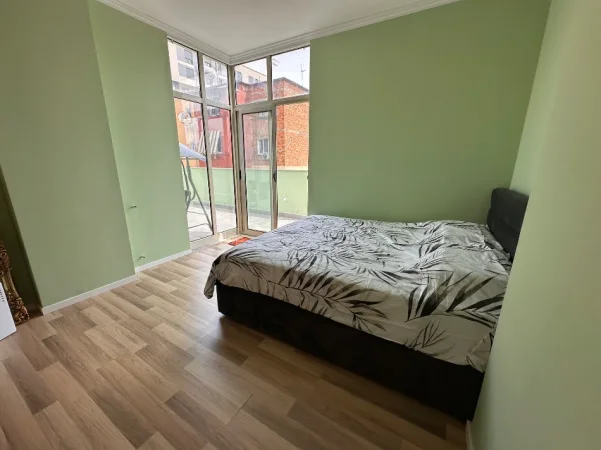 Durres, jepet me qera apartament 1+1+Ballkon Kati 3, 80 m² 680 € (Rruga tefta tashko Koco prane kom.nr1)