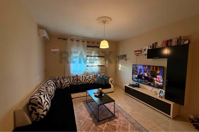 Tirane, jepet me qera apartament 1+1 Kati 7, 70 m² 600 € (Mysylm Shyri)