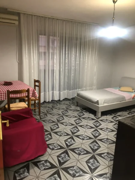 Tirane, jepet me qera apartament 2+1 Kati 5, 580 € (21 Dhjetori)