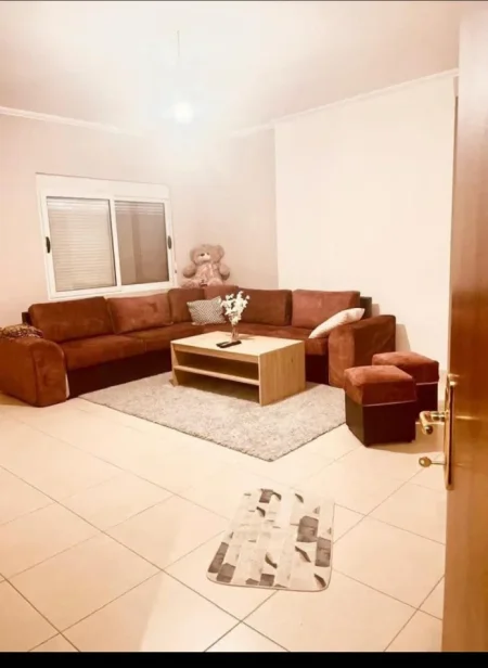 Tirane, jepet me qera apartament 2+1 Kati 2, 480 € (Astir)