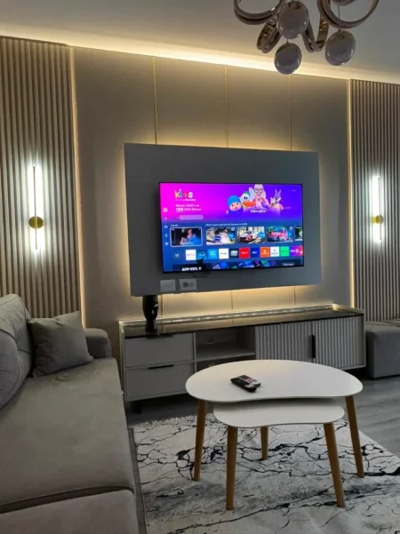 Tirane, jepet me qera apartament 2+1 Kati 3, 110 m² 700 € (YZBERISHT)