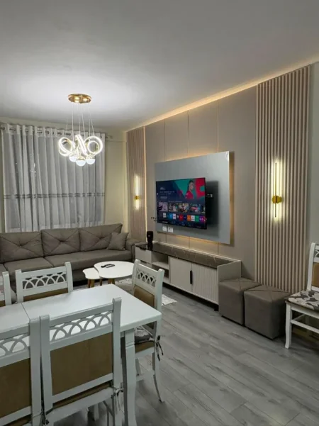 Tirane, jepet me qera apartament 2+1 Kati 3, 110 m² 700 € (YZBERISHT)