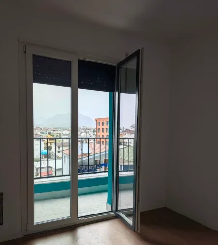 Tirane, shitet apartament 1+1 Kati 3, 69 m² 86.000 € (Paskuqan)