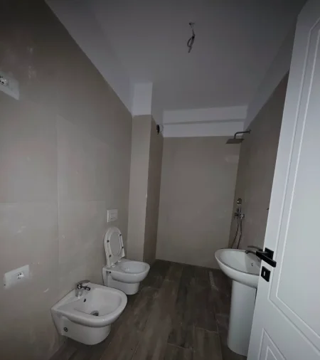 Tirane, shitet apartament 1+1 Kati 3, 69 m² 86.000 € (Paskuqan)