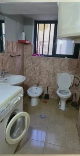 Tirane, jepet me qera apartament 1+1 Kati 1, 70 m² 450 € 