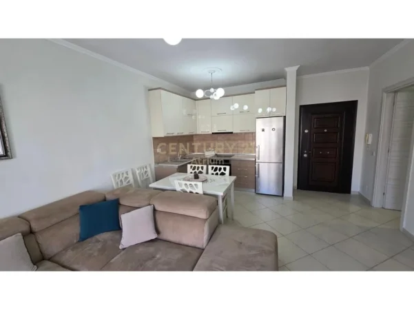 Tirane, jepet me qera apartament 1+1 Kati 7, 70 m² 650 € (Materniteti te Ri)
