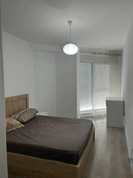 Tirane, jepet me qera apartament 2+1 Kati 4, 105 m² 550 € (Frigoriferi)