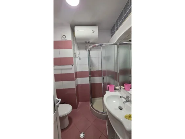 Tirane, jepet me qera apartament 1+1 Kati 7, 70 m² 650 € (Materniteti te Ri)