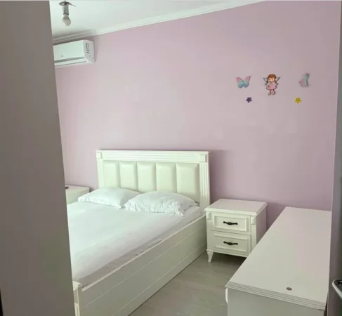 Tirane, jepet me qera apartament 2+1+Ballkon Kati 5, 96 m² 750 € (KOMUNA PARISIT)
