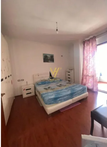 Tirane, jepet me qera apartament 1+1+Ballkon Kati 5, 110 m² 420 € (YZBERISHT)