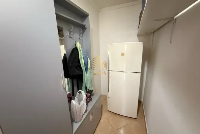 Tirane, jepet me qera apartament 1+1+Ballkon Kati 3, 60 m² 450 € (Rruga Bardhyl)