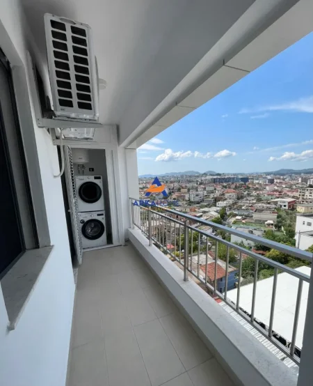 Tirane, jepet me qera apartament 1+1+Ballkon Kati 8, 70 m² 859 € 