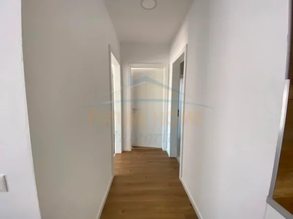 Tirane, jepet me qera apartament 2+1+Ballkon Kati 8, 74 m² 600 € (Kompleksi Kadiu)