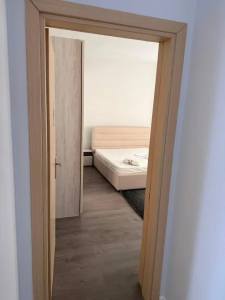 Tirane, jepet me qera apartament 2+1 Kati 5, 100 m² 500 € (Liqeni i Thatë)