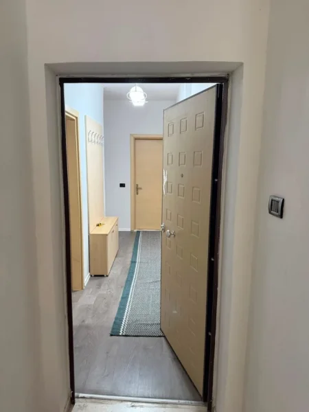 Tirane, jepet me qera apartament 2+1 Kati 5, 100 m² 500 € (Liqeni i Thatë)