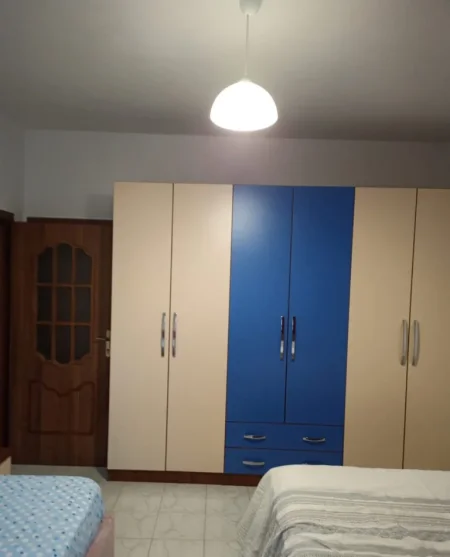 Tirane, jepet me qera apartament 1+1 Kati 2, 70 m² 500 € (Rruga Mine Peza)