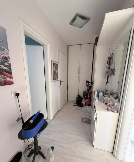 Tirane, jepet me qera apartament 1+1 Kati 8, 78 m² 550 € (Materniteti i Ri)