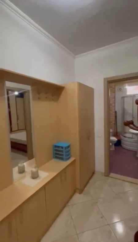 Tirane, jepet me qera apartament 1+1 Kati 4, 72 m² 500 € (Rruga e Durrësit)