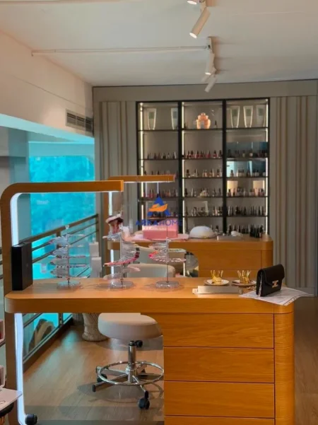 Tirane, shitet ambjent biznesi Kati 0, 119 m² 200.000 € (STADIUMI AIR ALBANIA)