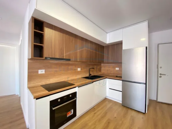 Tirane, jepet me qera apartament 2+1+Ballkon Kati 8, 74 m² 600 € (KOMPLEKSI KADIU)