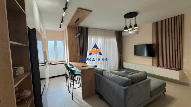 Tirane, jepet me qera apartament 1+1+Ballkon Kati 3, 73 m² 750 € 