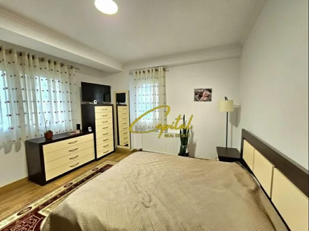 Tirane, jepet me qera apartament 2+1 Kati 1, 95 m² 700 € (KOPSHTI BOTANIK)