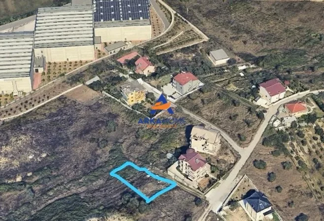 Tirane, shitet toke , 800 m² 100.000 € 