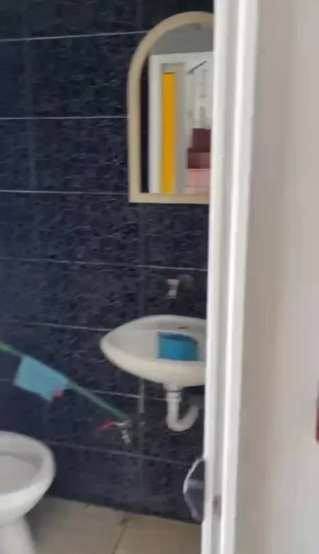Tirane, jepet me qera ambjent biznesi Kati 1, 27 m² 400 € (Kombinat)