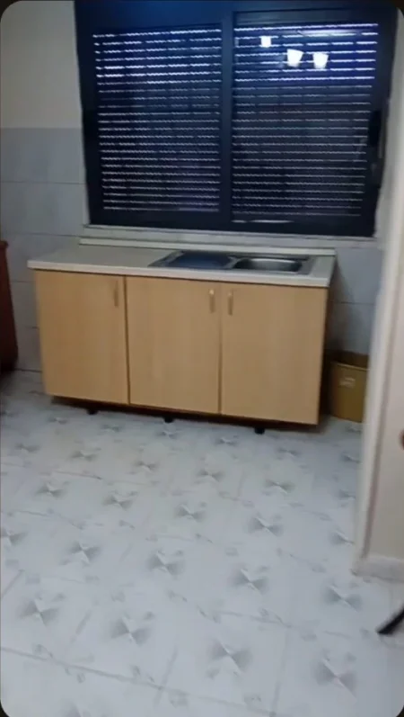 Tirane, jepet me qera apartament 1+1 Kati 1, 60 m² 350 € (QSUT)