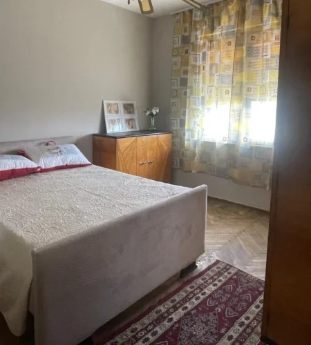 Tirane, jepet me qera apartament 2+1 Kati 4, 90 m² 450 € (Rruga Kongresi i Manastirit)