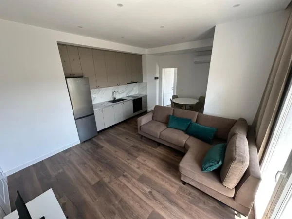 Tirane, jepet me qera apartament 1+1 Kati 3, 65 m² 400 € (Bar Oslo)