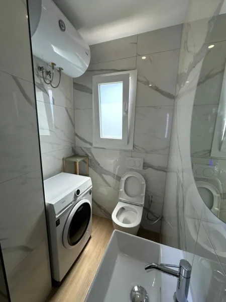Tirane, jepet me qera apartament 1+1 Kati 3, 65 m² 400 € (Bar Oslo)