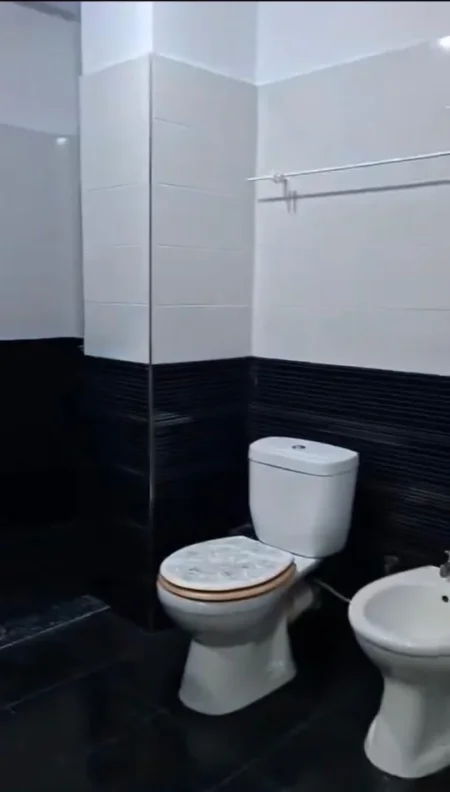 Tirane, jepet me qera apartament 2+1 Kati 2, 98 m² 450 € (Vila L)