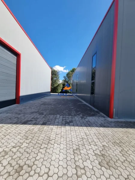 Tirane, jepet me qera ambjent biznesi Kati 0, 500 m² 2.148 € 