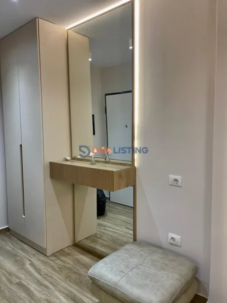 Tirane, jepet me qera apartament 2+1+Ballkon Kati 6, 110 m² 800 € (Oasis Residence)