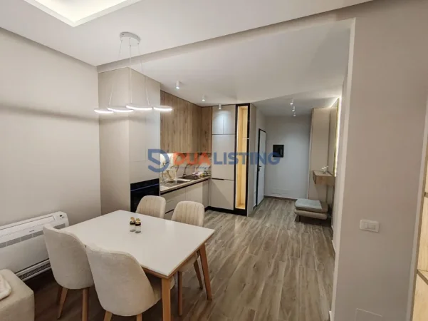 Tirane, jepet me qera apartament 2+1+Ballkon Kati 6, 110 m² 800 € (Oasis Residence)
