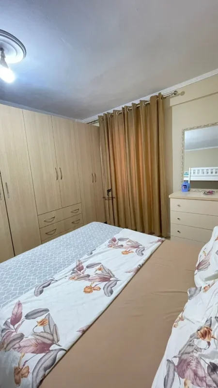 Tirane, jepet me qera apartament 1+1 Kati 1, 70 m² 400 € (JORDAN MISJA)