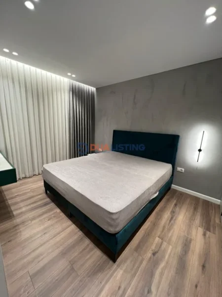 Tirane, jepet me qera apartament 2+1+Ballkon Kati 7, 82 m² 700 € (Ish Fusha e Aviacionit)