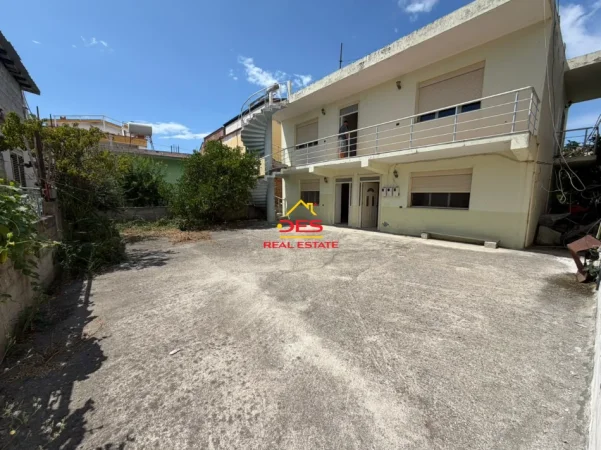Vlore, shitet shtepi Kati 2, 215 m² 250.000 € (Rruga Haxhi Xhyherri, Vlorë)