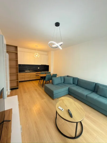 Tirane, jepet me qera apartament 1+1+Ballkon Kati 4, 70 m² 50,000 ALL (Green City, Tirane)