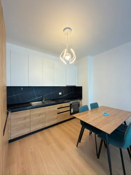 Tirane, jepet me qera apartament 1+1+Ballkon Kati 4, 70 m² 50,000 ALL (Green City, Tirane)