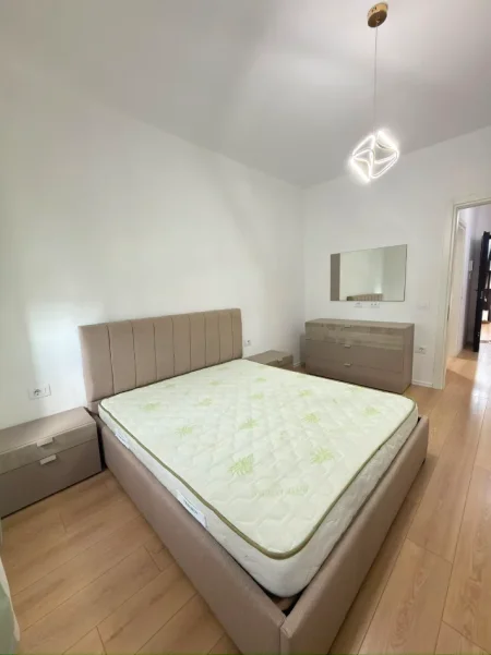 Tirane, jepet me qera apartament 1+1+Ballkon Kati 4, 70 m² 50,000 ALL (Green City, Tirane)