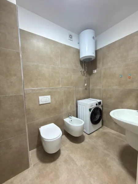 Tirane, jepet me qera apartament 1+1+Ballkon Kati 4, 70 m² 50,000 ALL (Green City, Tirane)