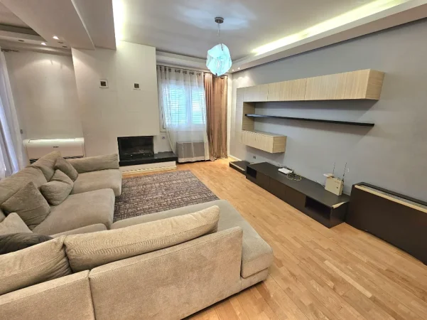 Tirane, shitet apartament 2+1+Ballkon Kati 7, 151 m² 410.000 € (MYSLYM SHYR)