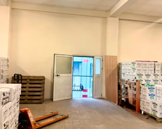 Tirane, jepet me qera ambjent biznesi Kati 2, 736 m² 7.000 € (Yzberish)